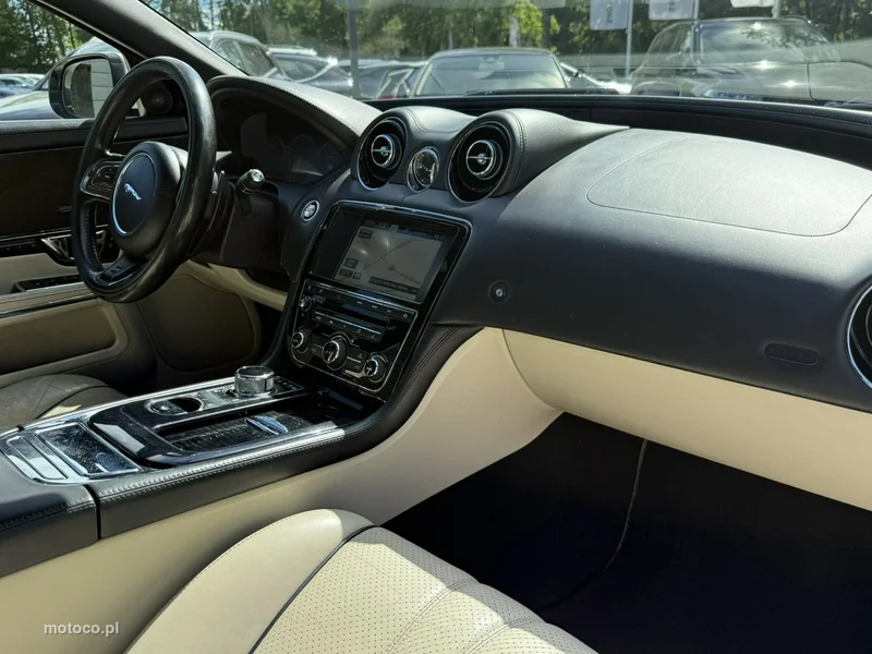 Jaguar XJR 23