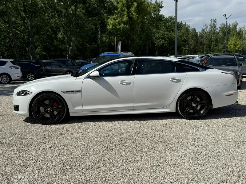 Jaguar XJR 6