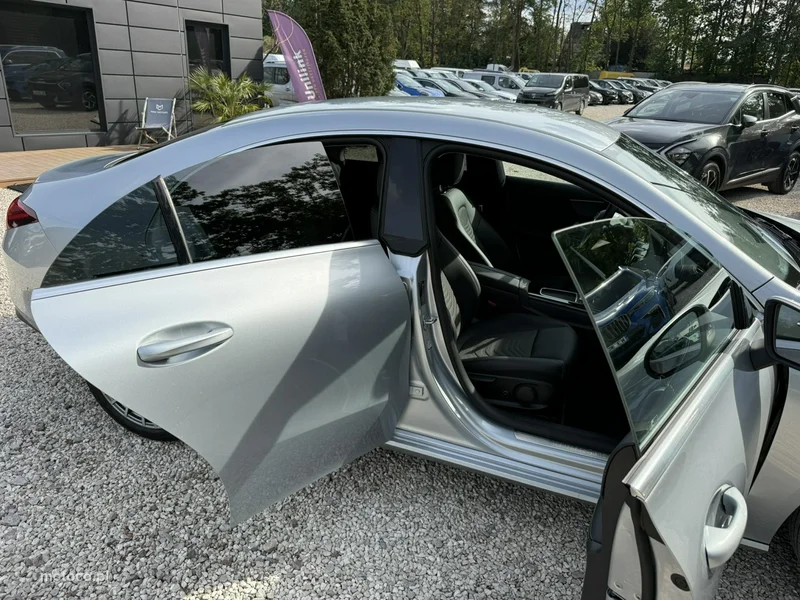 Mercedes-Benz CLA C118 180 18