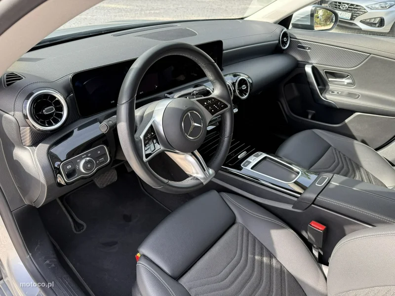 Mercedes-Benz CLA C118 180 23