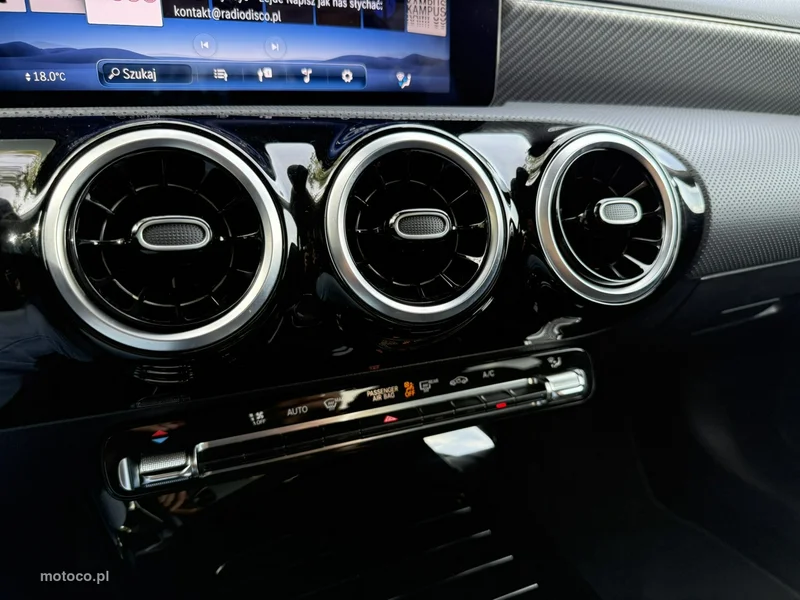 Mercedes-Benz CLA C118 180 27