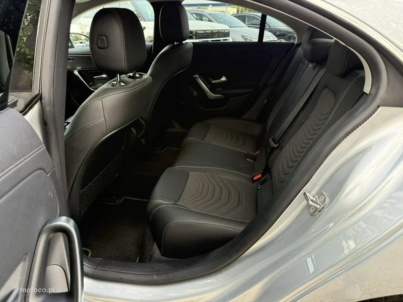 Mercedes-Benz CLA C118 180 31