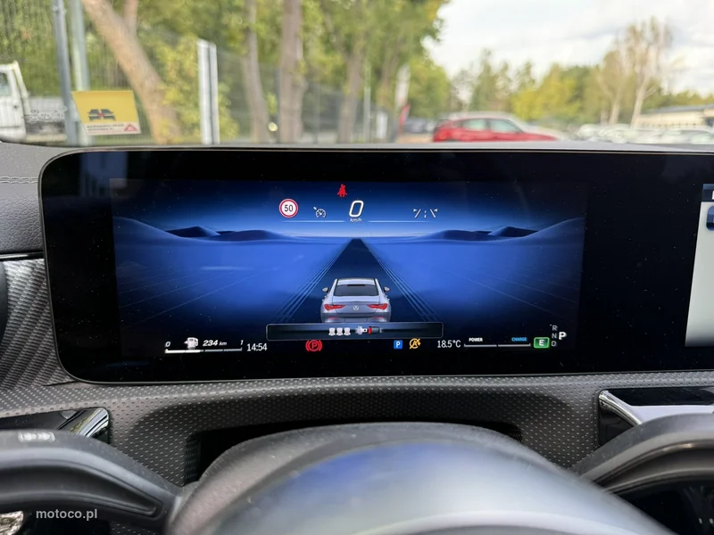 Mercedes-Benz CLA C118 180 37