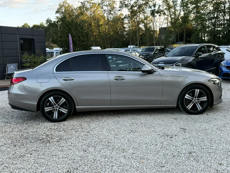 Mercedes-Benz Klasa C W206 C 180 2