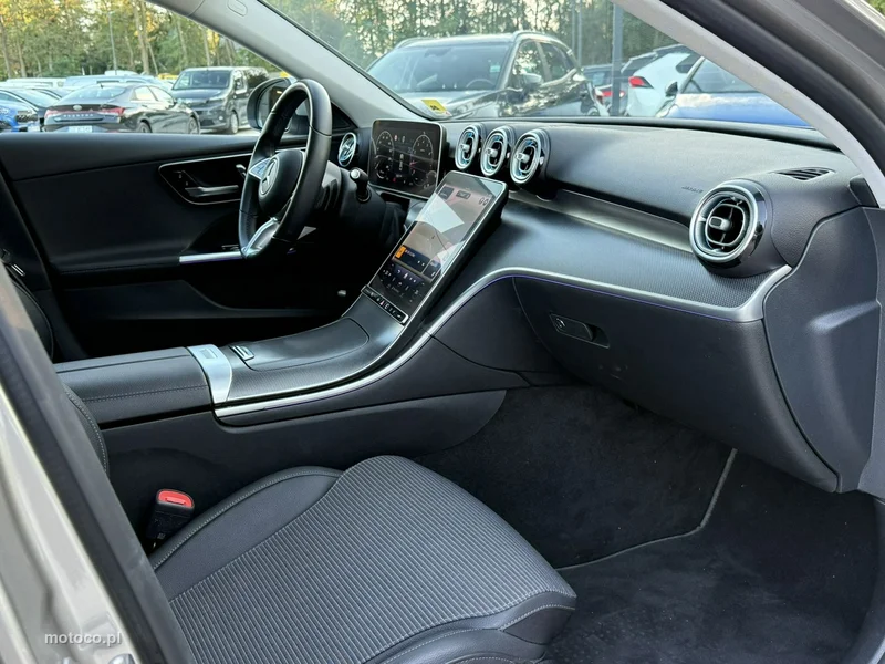 Mercedes-Benz Klasa C W206 C 180 16