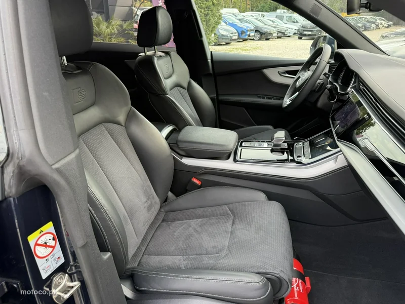 Audi Q8 4M 32