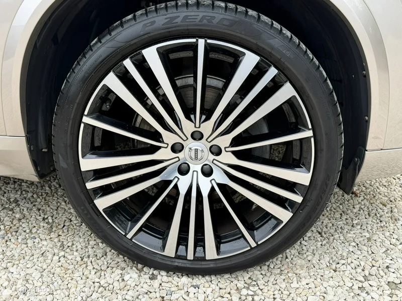 Volvo XC 90 11