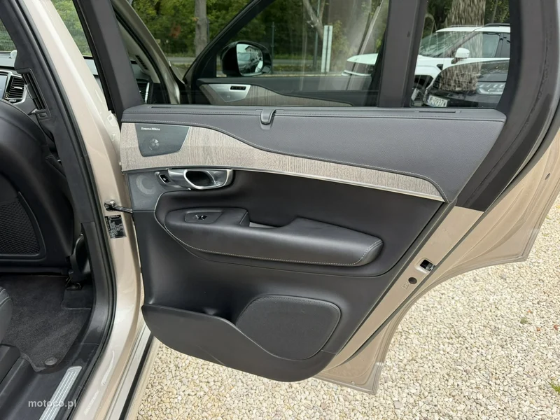 Volvo XC 90 21