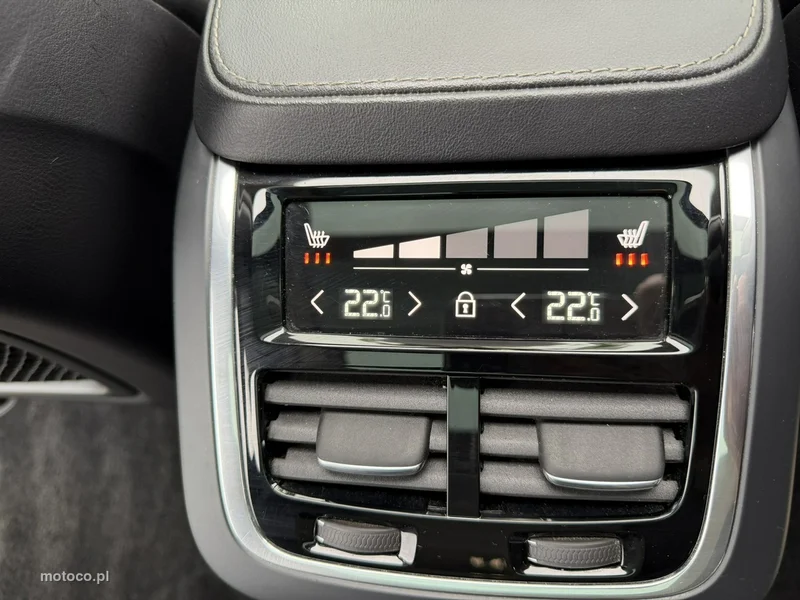 Volvo XC 90 22