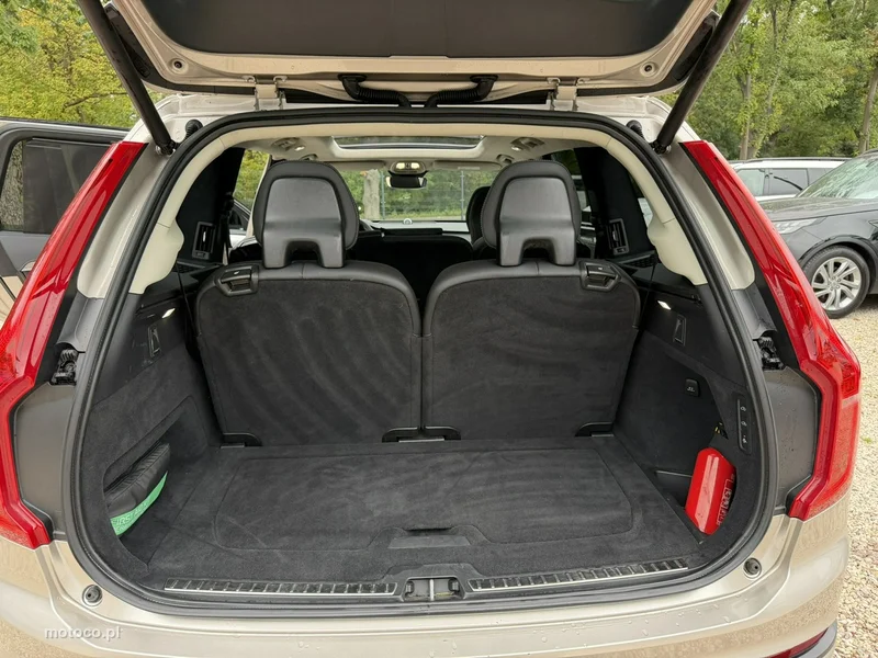 Volvo XC 90 6