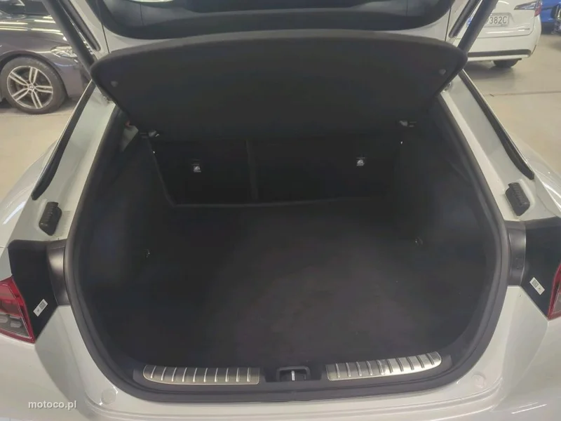 Kia Stinger 10