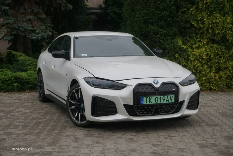 BMW i4 6