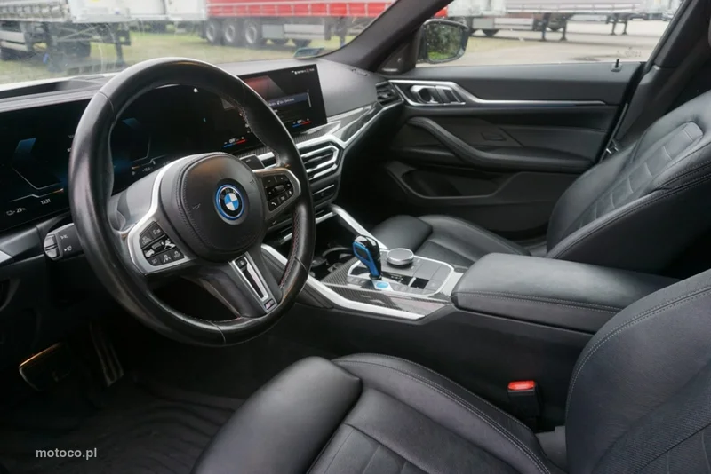 BMW i4 8