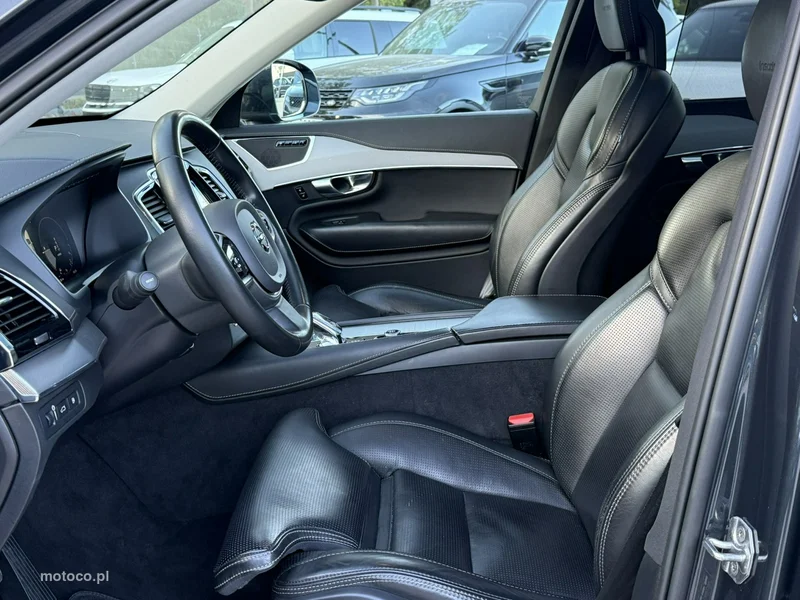 Volvo XC 90 11