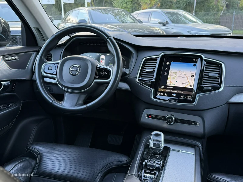 Volvo XC 90 25