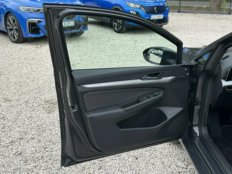 Volkswagen Golf VIII 13