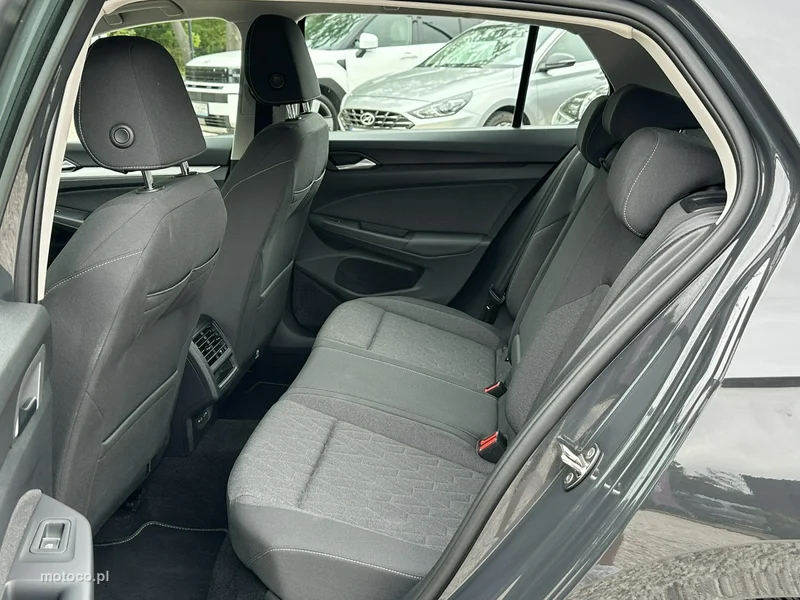 Volkswagen Golf VIII 15