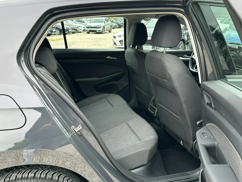 Volkswagen Golf VIII 16