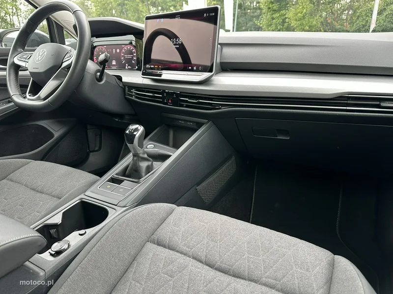 Volkswagen Golf VIII 21