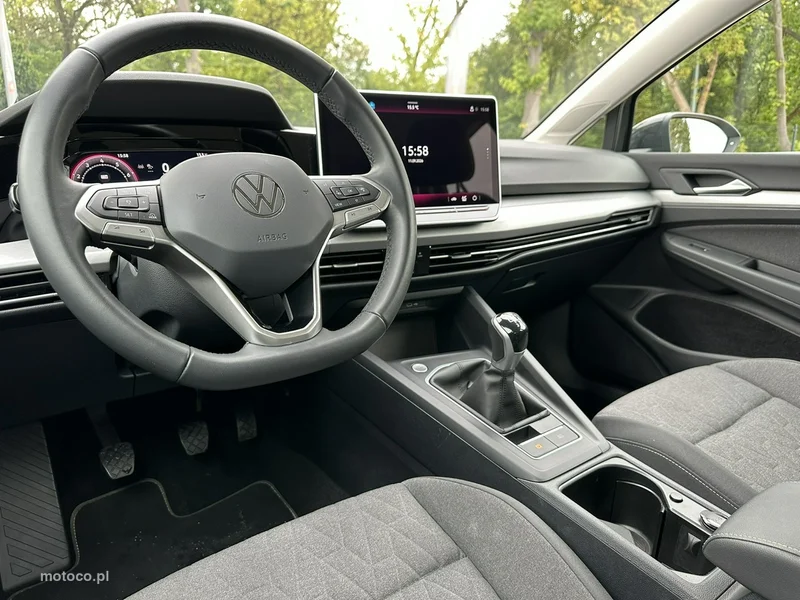 Volkswagen Golf VIII 22