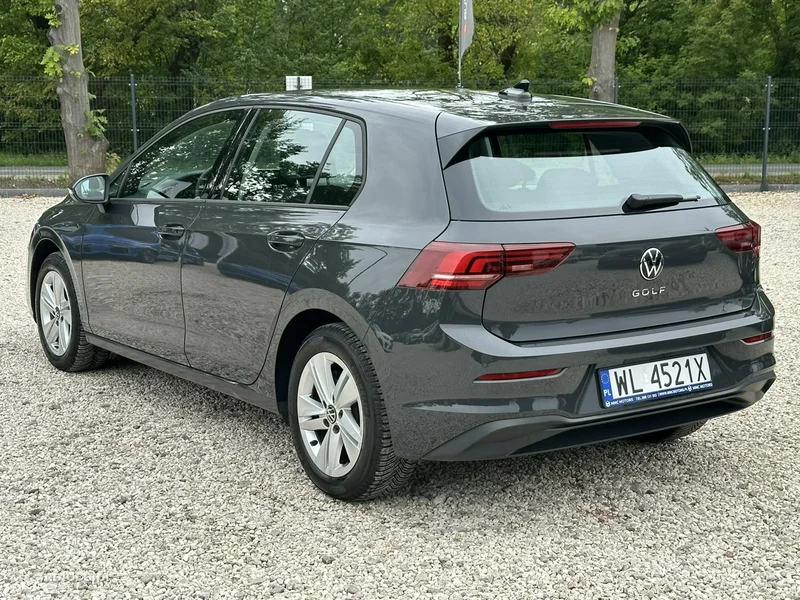 Volkswagen Golf VIII 5