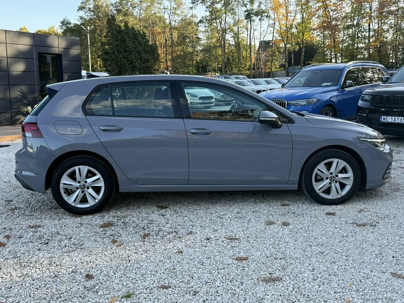 Volkswagen Golf VIII 2