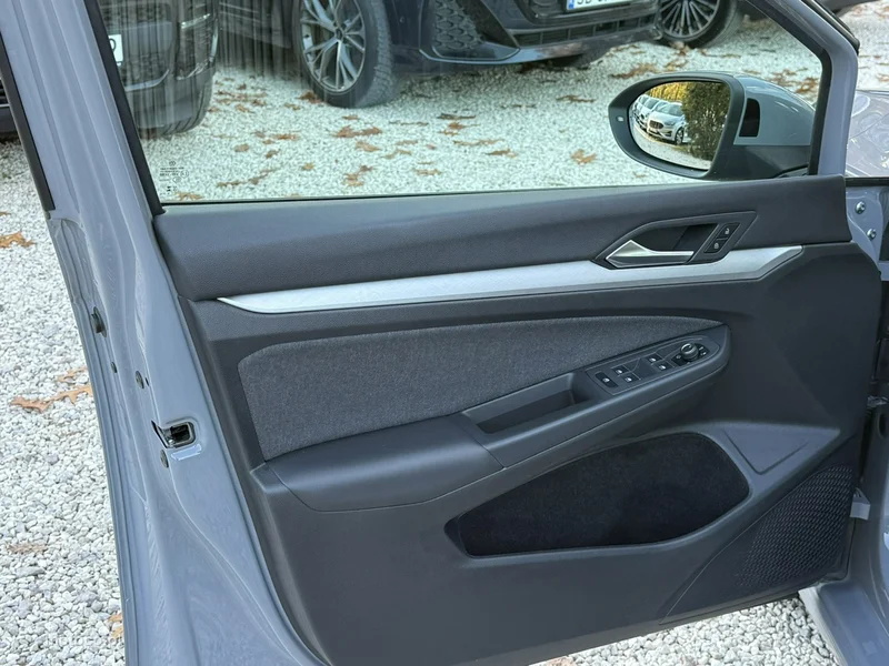 Volkswagen Golf VIII 12