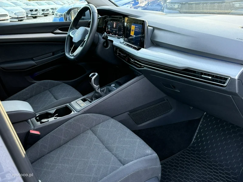 Volkswagen Golf VIII 16