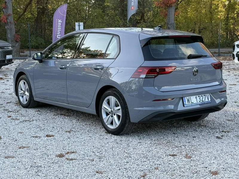 Volkswagen Golf VIII 5