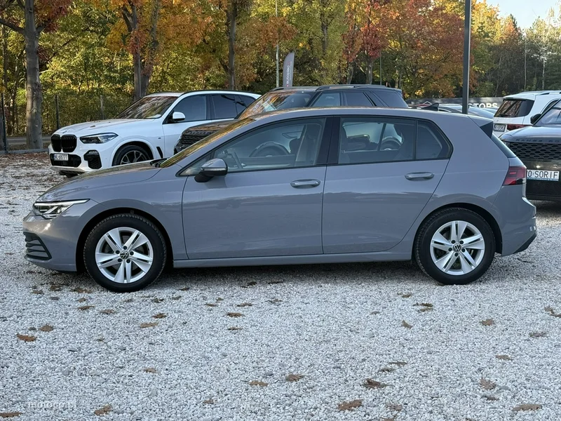 Volkswagen Golf VIII 6