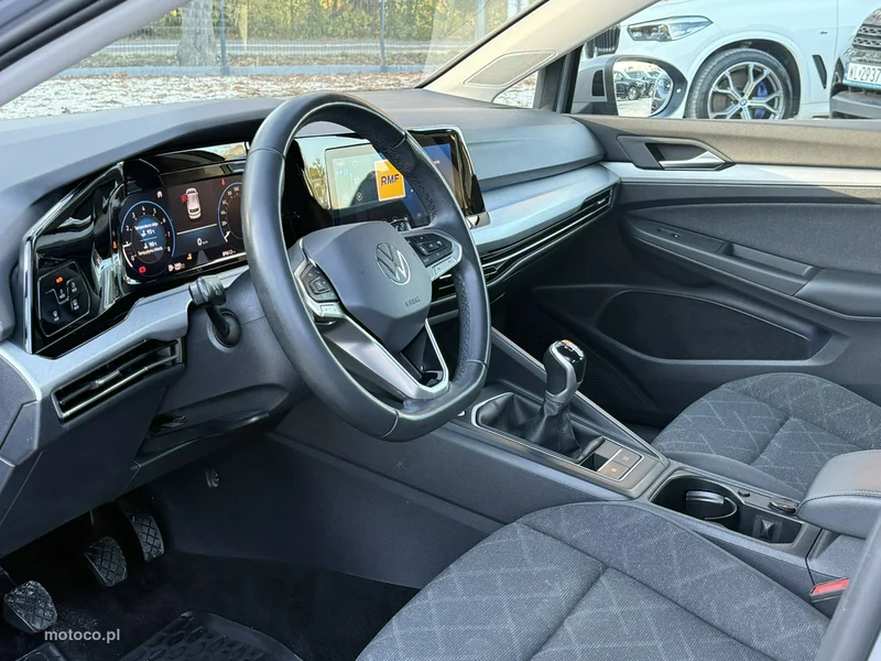 Volkswagen Golf VIII 10