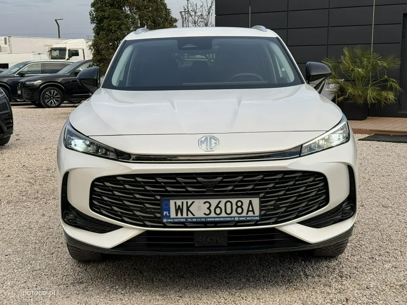 MG HS 8