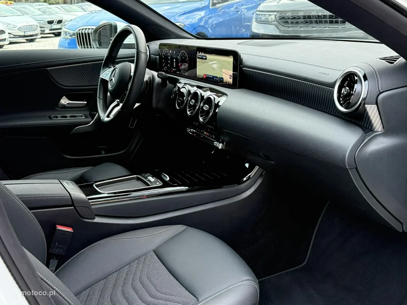 Mercedes-Benz CLA C118 180 13