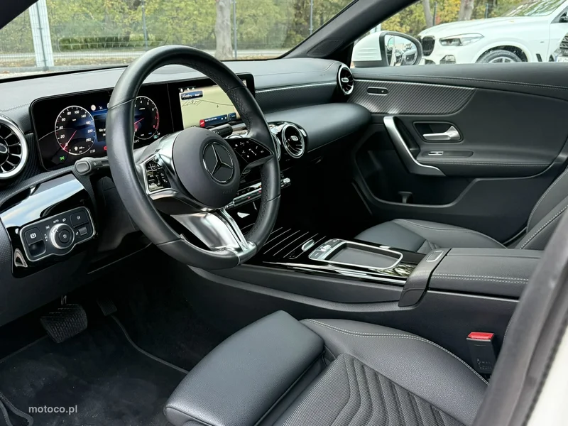 Mercedes-Benz CLA C118 180 8