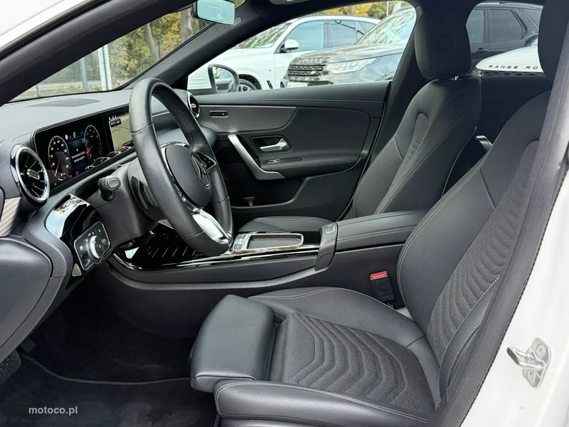 Mercedes-Benz CLA C118 180 9