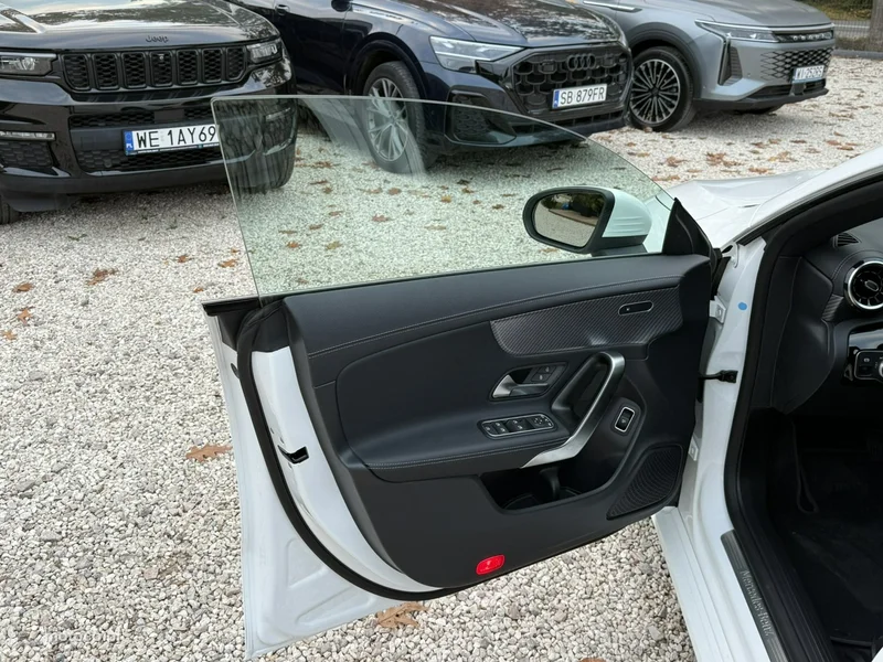 Mercedes-Benz CLA C118 180 10