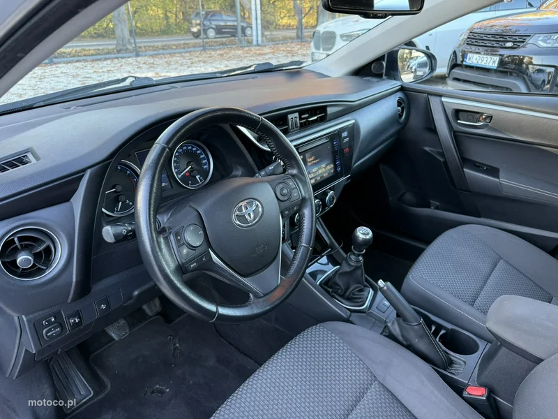 Toyota Corolla E210 14