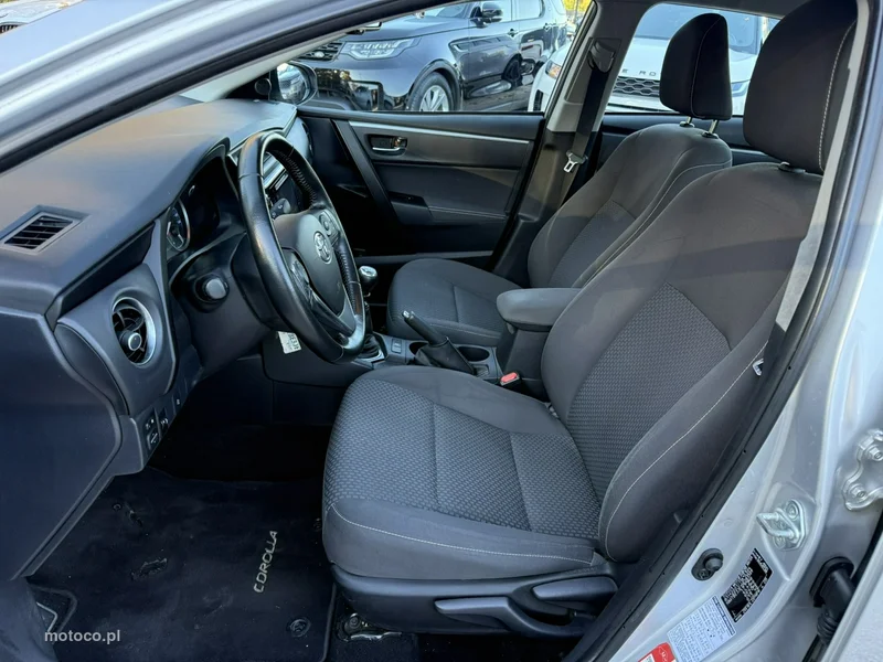 Toyota Corolla E210 16