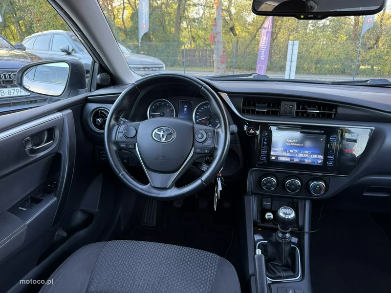 Toyota Corolla E210 20