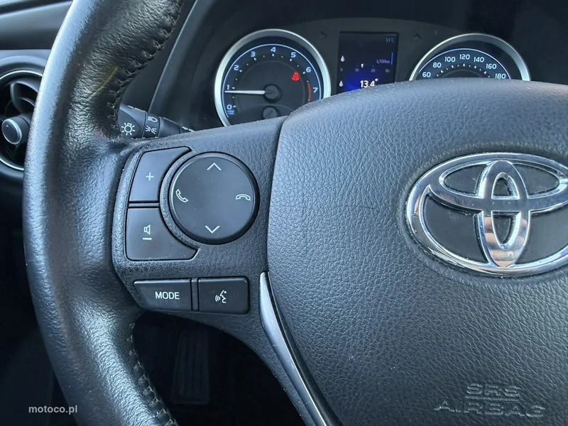 Toyota Corolla E210 26