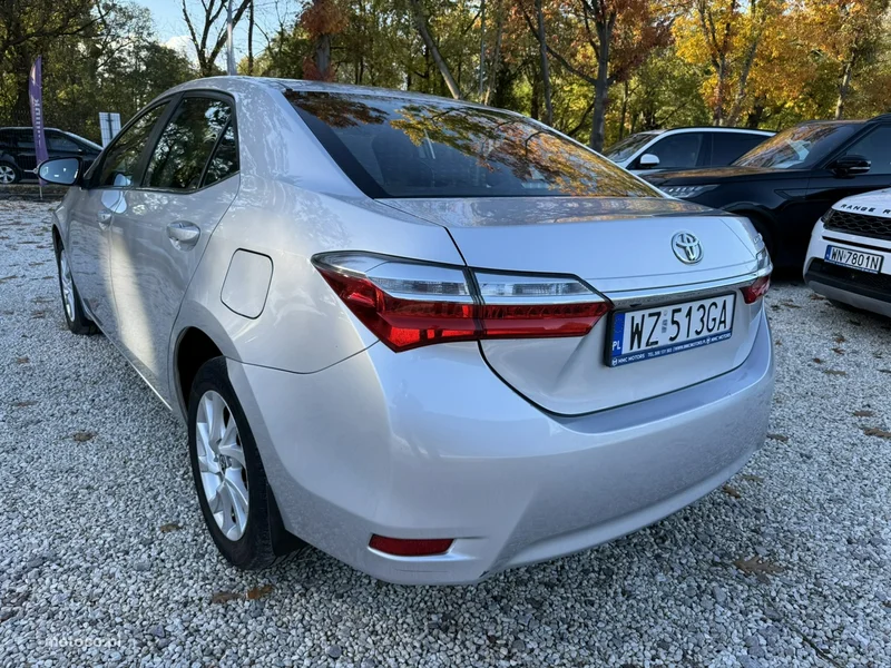 Toyota Corolla E210 7