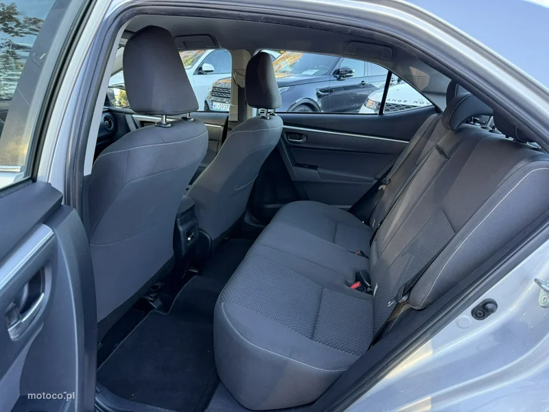 Toyota Corolla E210 8