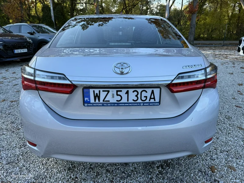 Toyota Corolla E210 9