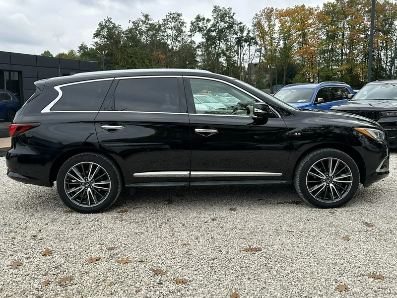 Infiniti QX60 8