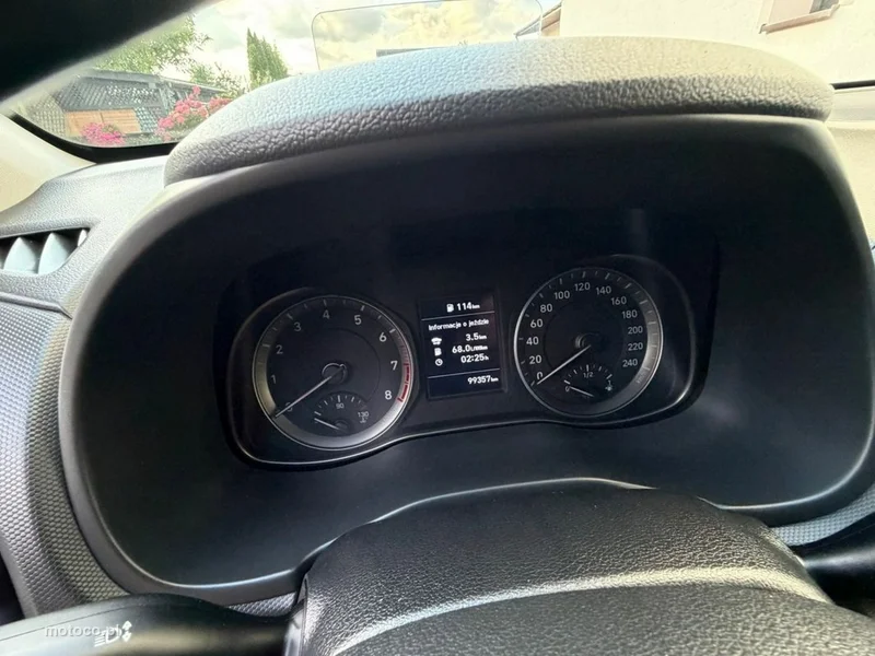 Hyundai KONA 31