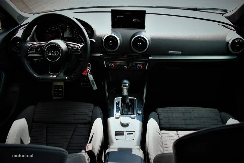 Audi A3 8V 12
