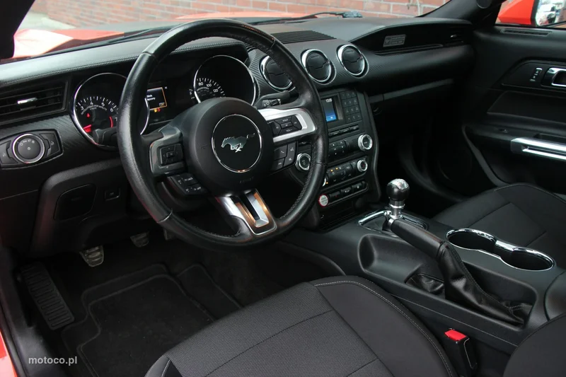 Ford Mustang VI S-550 12