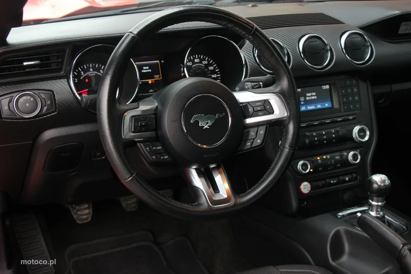 Ford Mustang VI S-550 13