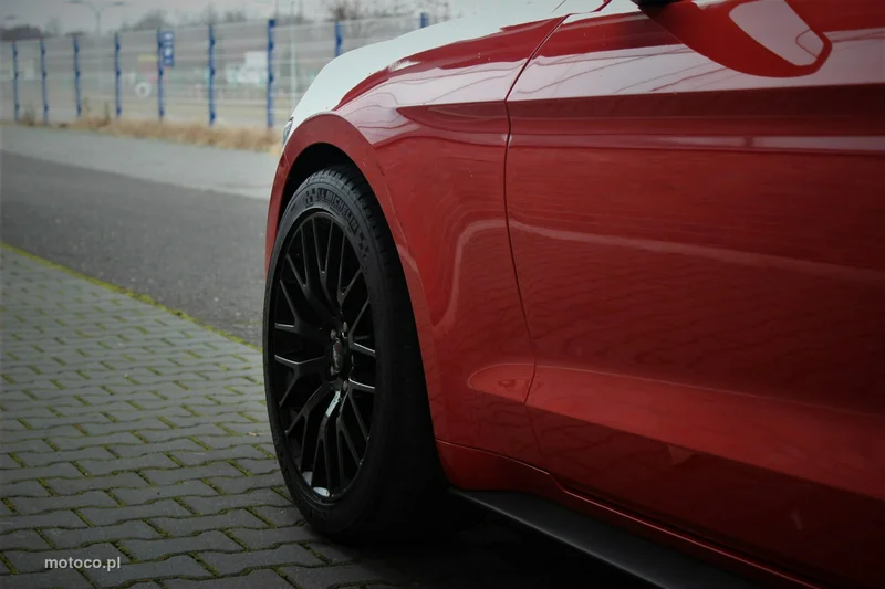 Ford Mustang VI S-550 28