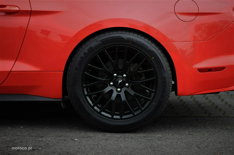 Ford Mustang VI S-550 29